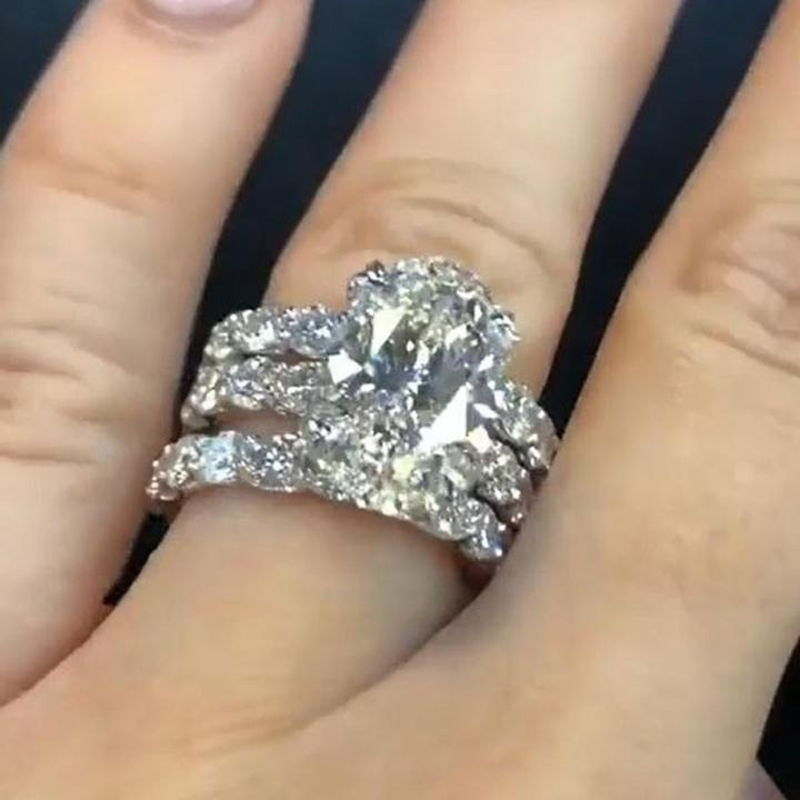 Greta – Inel din argint cu diamant.