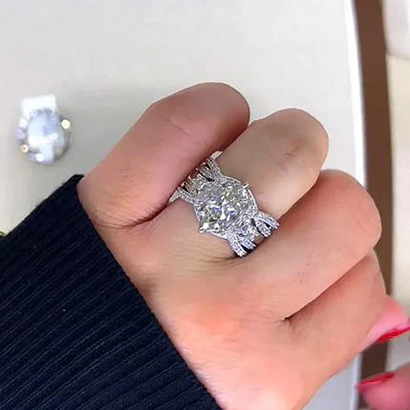 Emilie – Inel de diamant cu tăietură rectangulară.