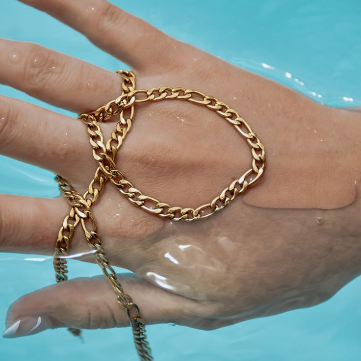 Valerie – Colier din aur cu o structură simplă a lanțului.