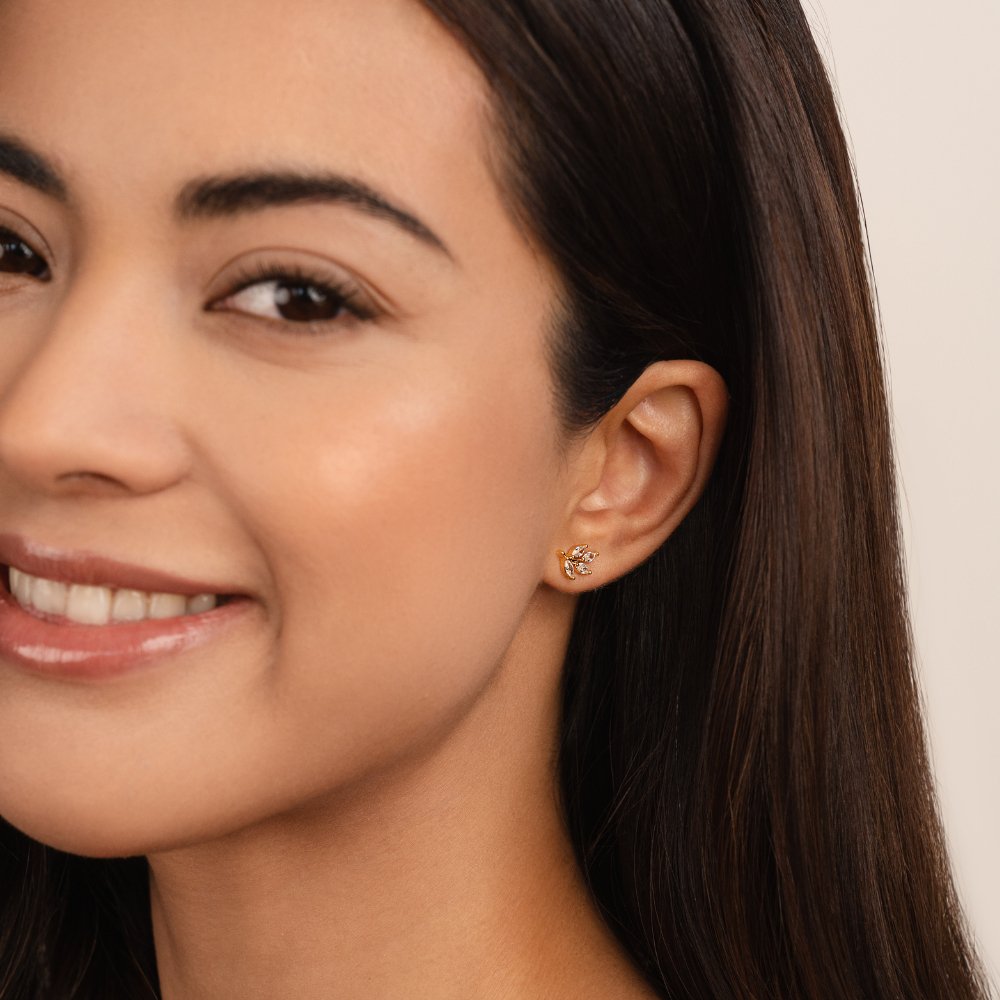 Felicita – Cercei din aur cu detalii de frunze.