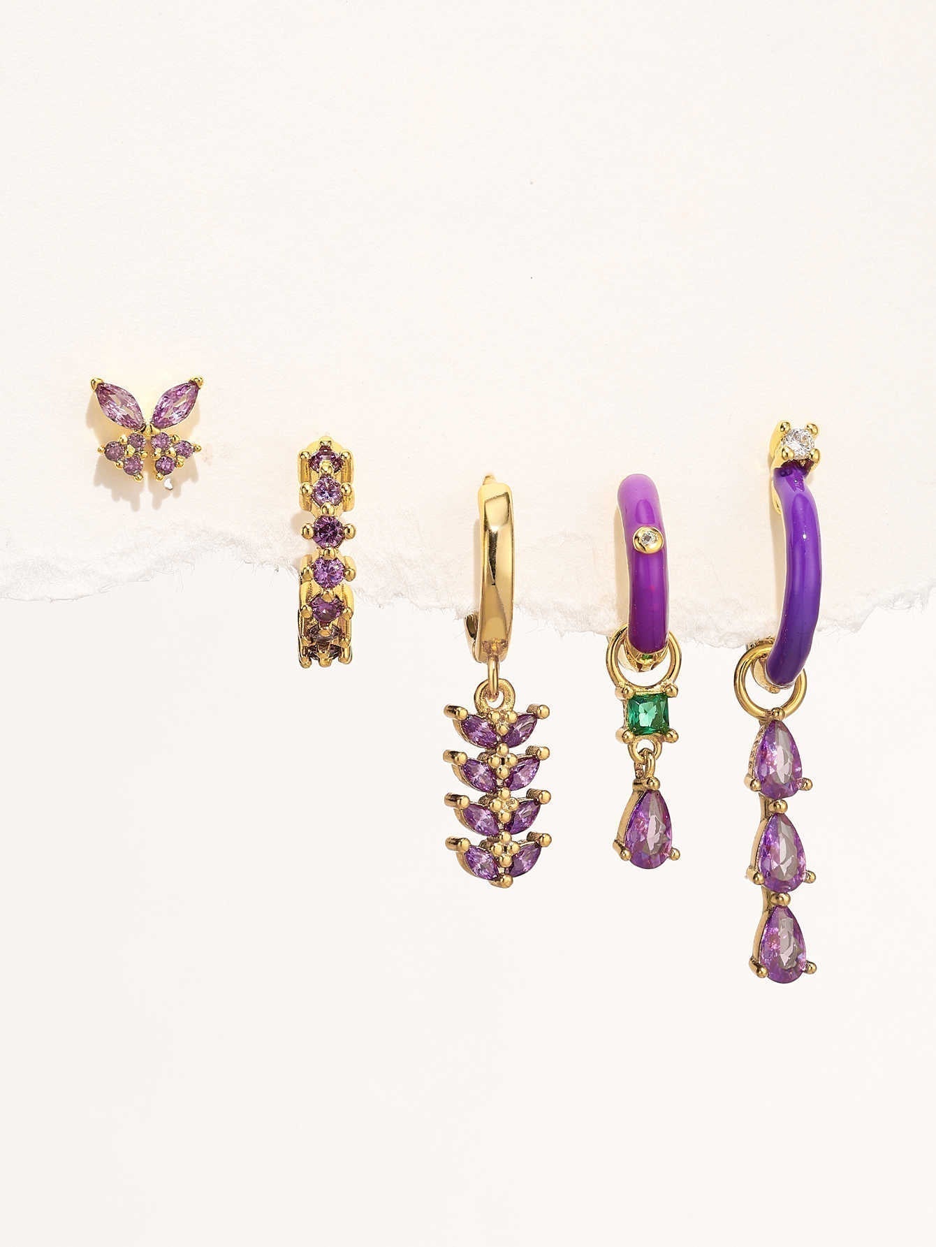 Isabela – Cercei delicati din aur cu formă geometrică.