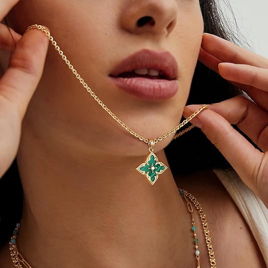 Krave med Kløver Hängende Esmerald | Aur