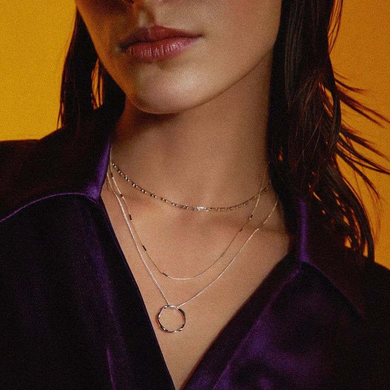 Colier deschis cu trei rânduri