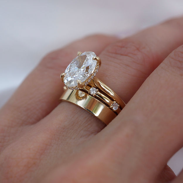 Johana – inel solitar cu diamant rotund.