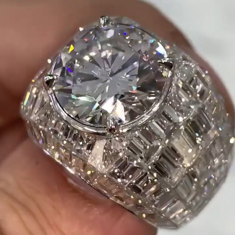 Anna-Lena – Inel din argint cu diamant tăiat rotund.